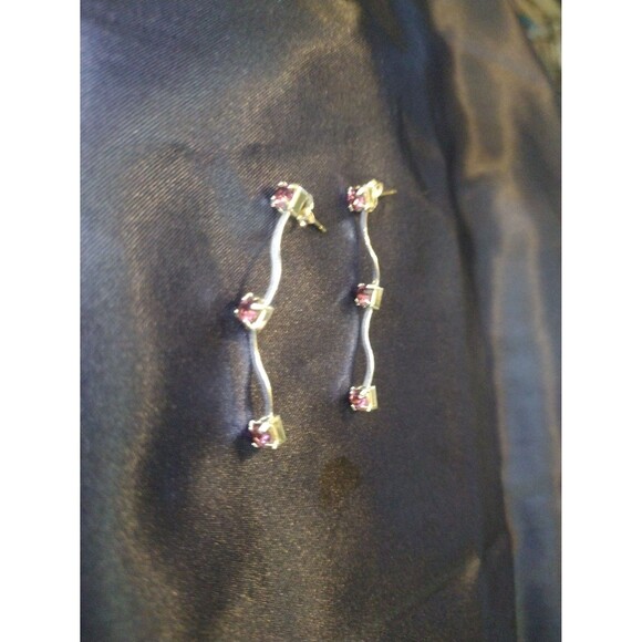 Silver tone choker necklace with magenta zirconia and matching earrings - Picture 5 of 6